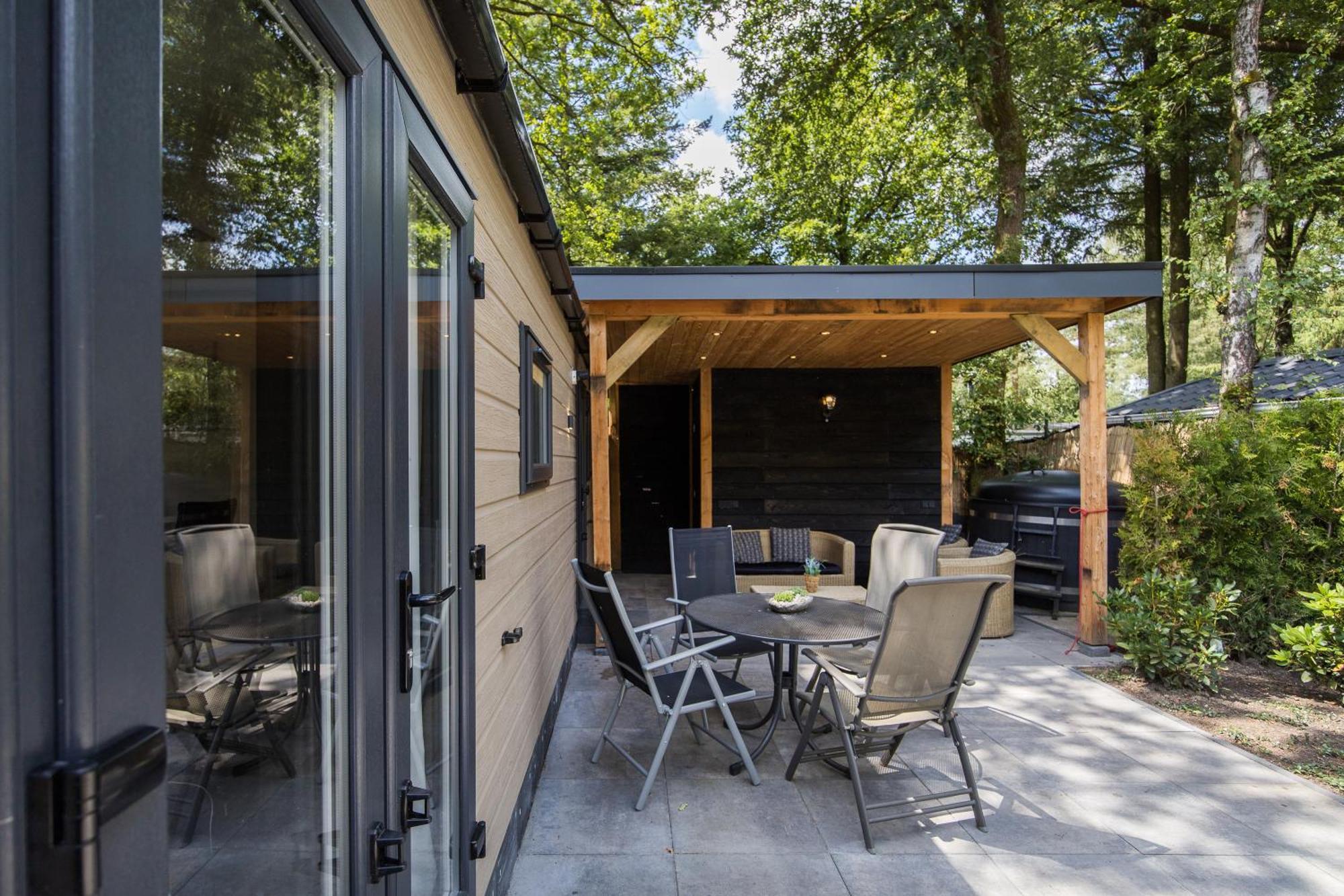 Veluwe Hoenderloo Luxury Chalet With Private Sauna And Hot Tub - Swimming Pool Tennis Court Supermarket Bowling Alley Theatre And Entertainment For Children ภายนอก รูปภาพ