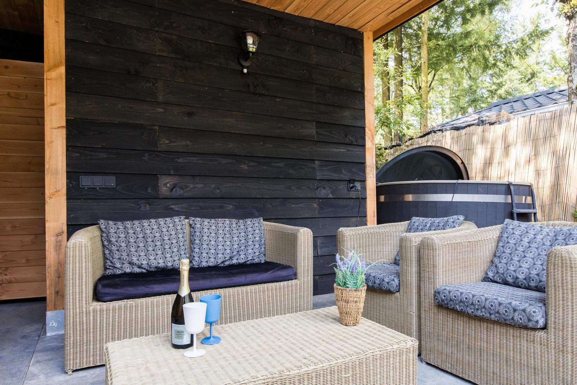 Veluwe Hoenderloo Luxury Chalet With Private Sauna And Hot Tub - Swimming Pool Tennis Court Supermarket Bowling Alley Theatre And Entertainment For Children ภายนอก รูปภาพ