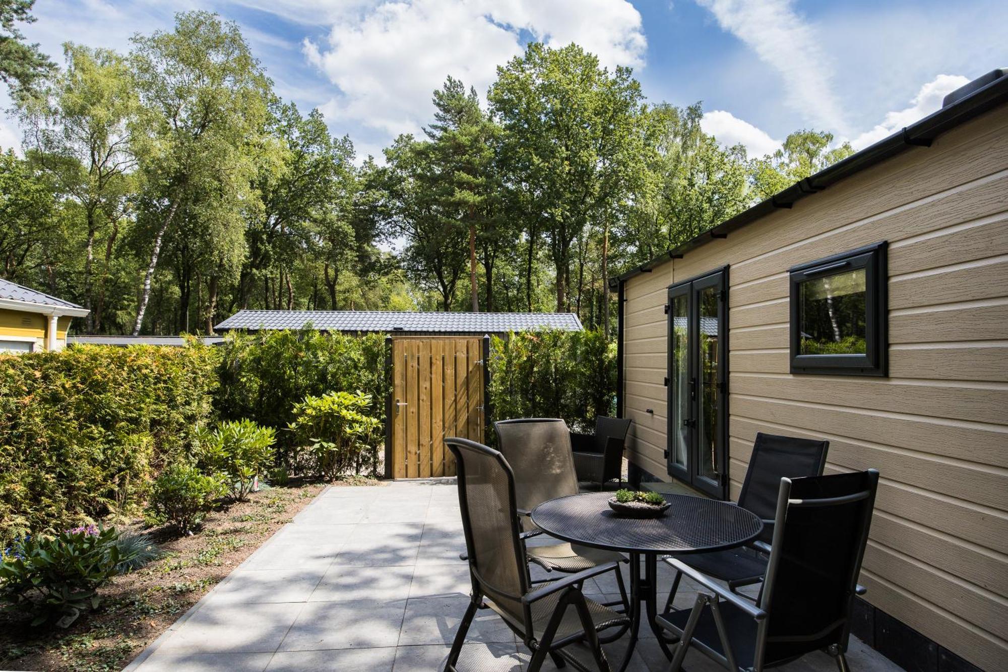 Veluwe Hoenderloo Luxury Chalet With Private Sauna And Hot Tub - Swimming Pool Tennis Court Supermarket Bowling Alley Theatre And Entertainment For Children ภายนอก รูปภาพ